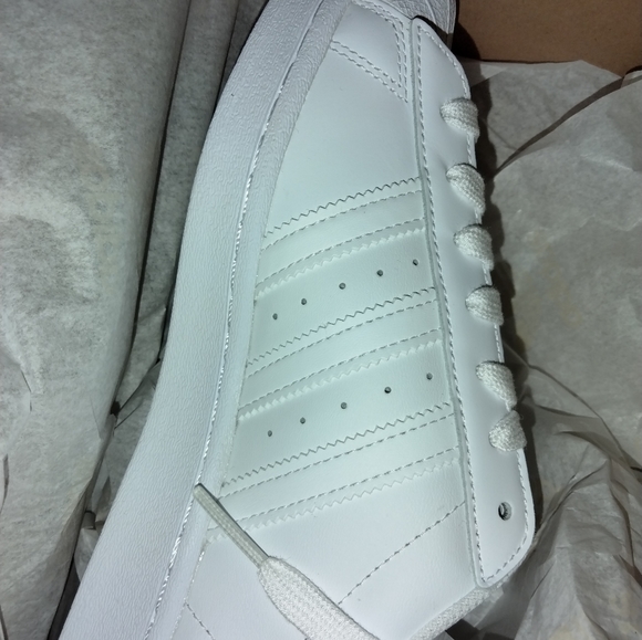 Shoes - Picture 2 of 4